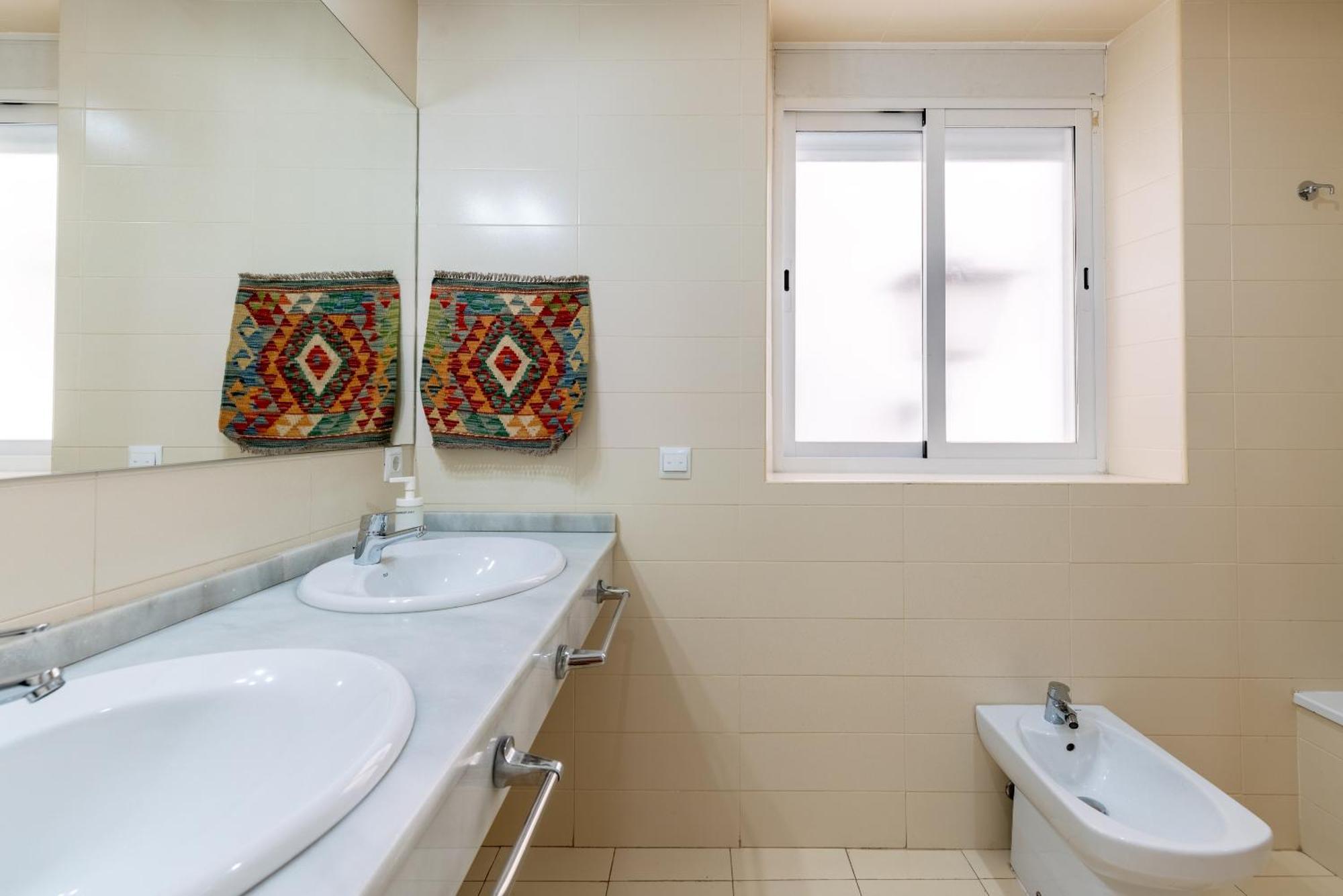 Veoapartment Alhondiga Primero Севиля Екстериор снимка